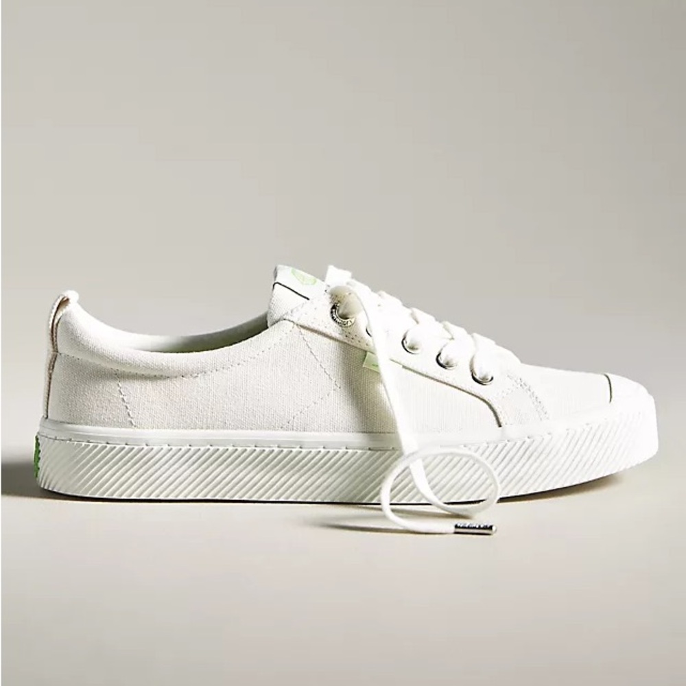 Cariuma OCA low off white canvas sneakers